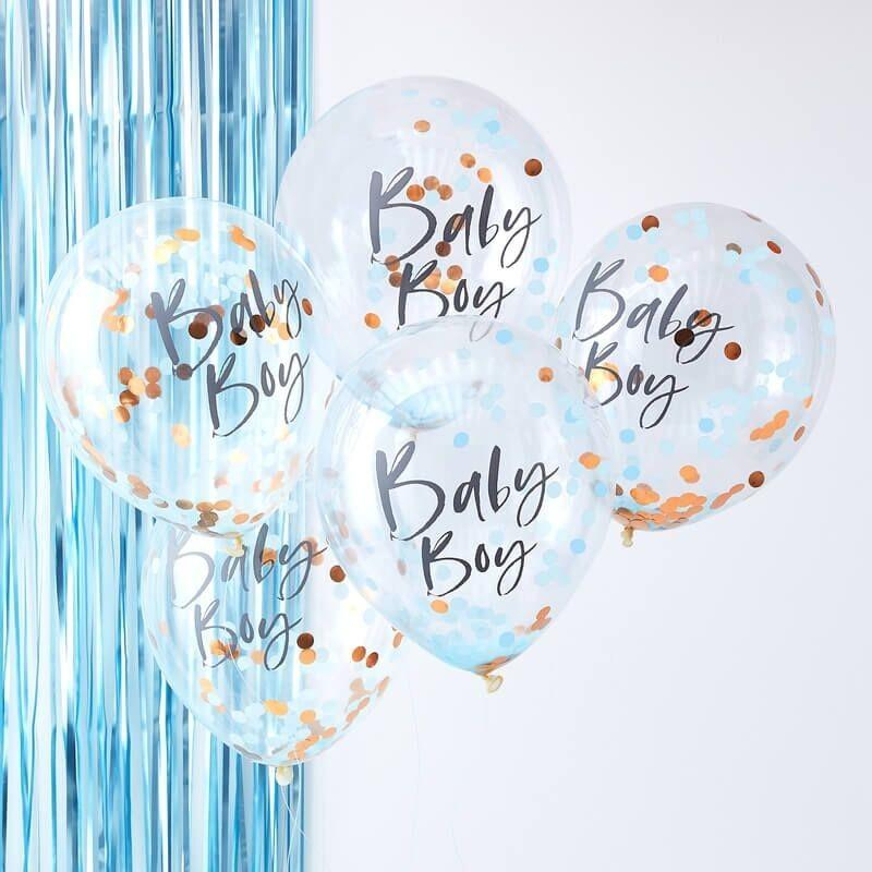 Des ballons bleus de confettis pour accueillir le petit prince