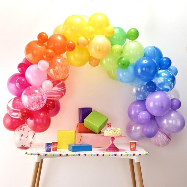 kit arche ballons arc en ciel ambiance