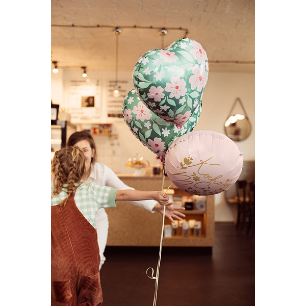 ballon vert coeur fleurs ambiance