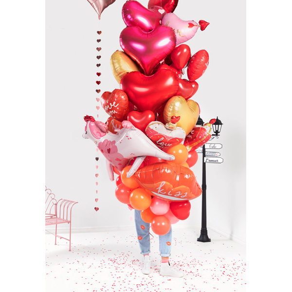 confettis coeurs roses clairs bouquet