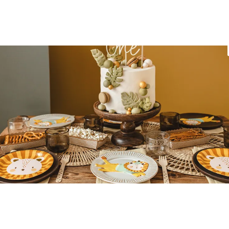 assiettes anniversaire lion table